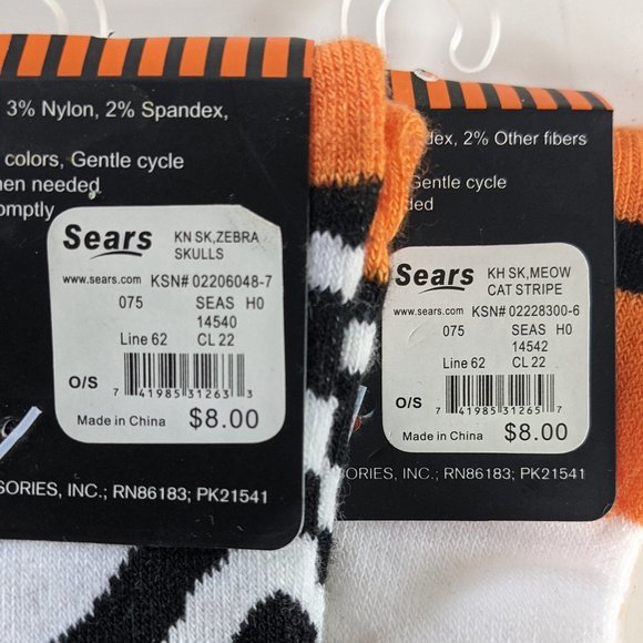 2 pair Halloween knee-hi socks, Black cat & skull - Picture 3 of 3